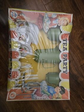 Kids Party Play Tea Set with Green Pitcher